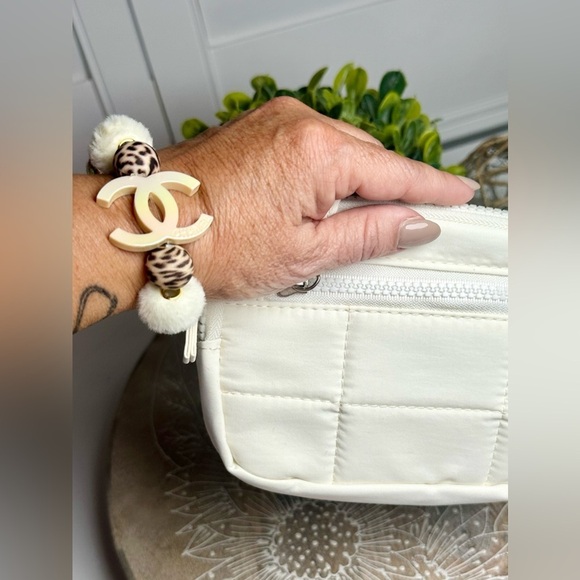 Chic Cream Quilted Nylon Clutch Wallet with Beaded Bracelet - Picture 6 of 11